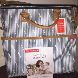 Skip Hop DUO Special Edition Luxe Diaper Bag In French Stripe w/ Changing Pad